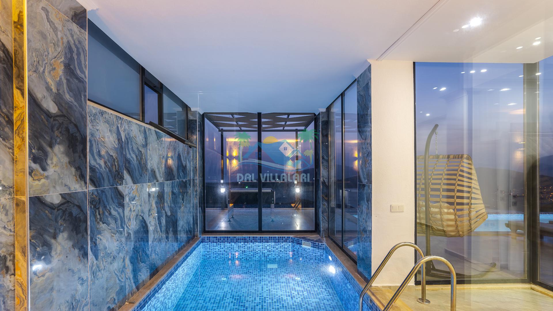 Isıtmalı sıcak havuz