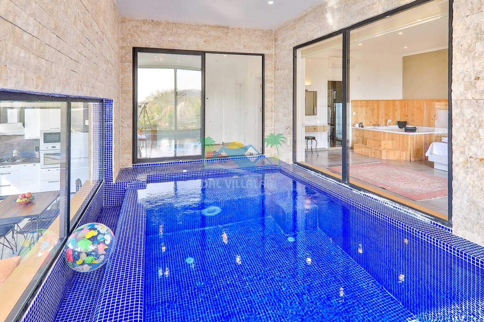 Isıtmalı sıcak havuz