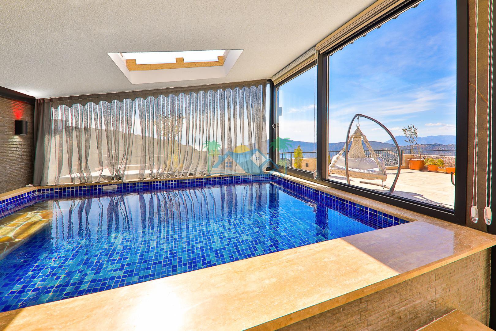 Isıtmalı sıcak havuz