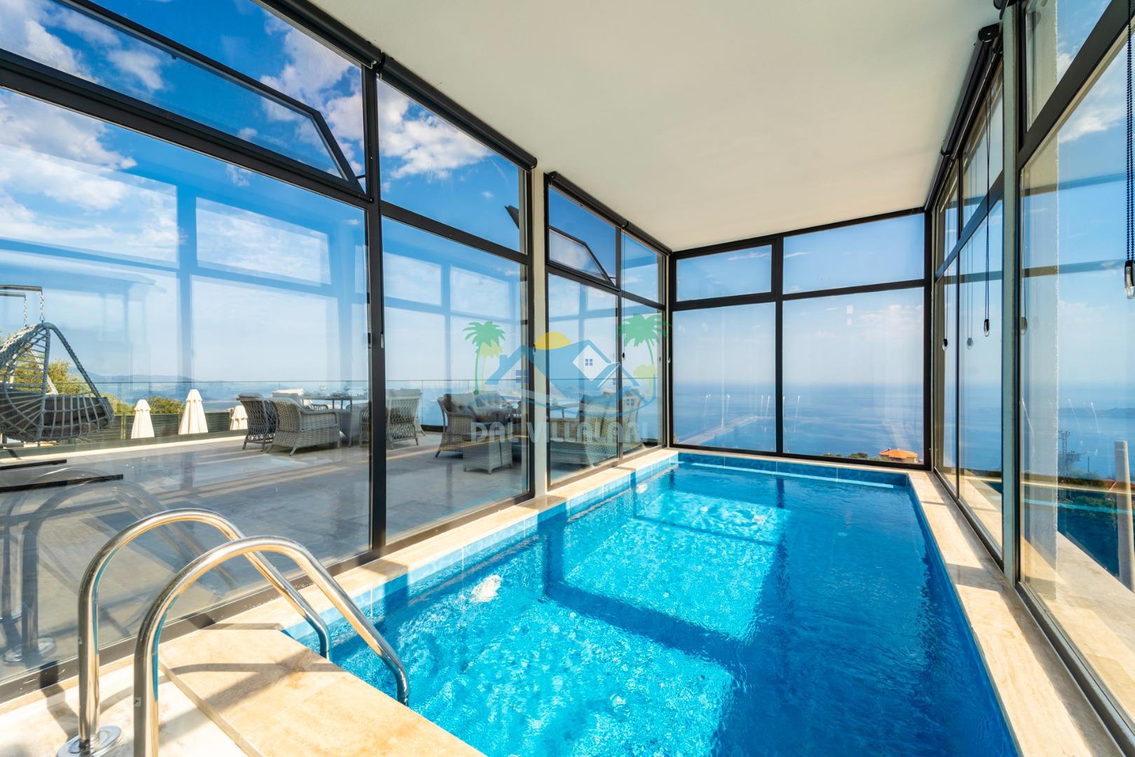 Isıtmalı sıcak havuz