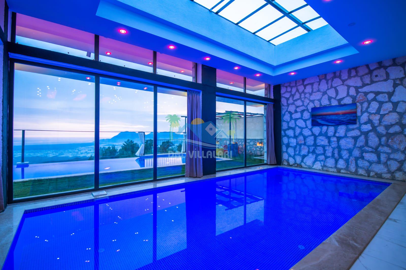 Isıtmalı sıcak havuz