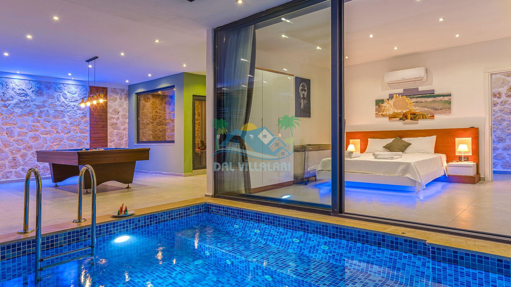 Isıtmalı sıcak havuz