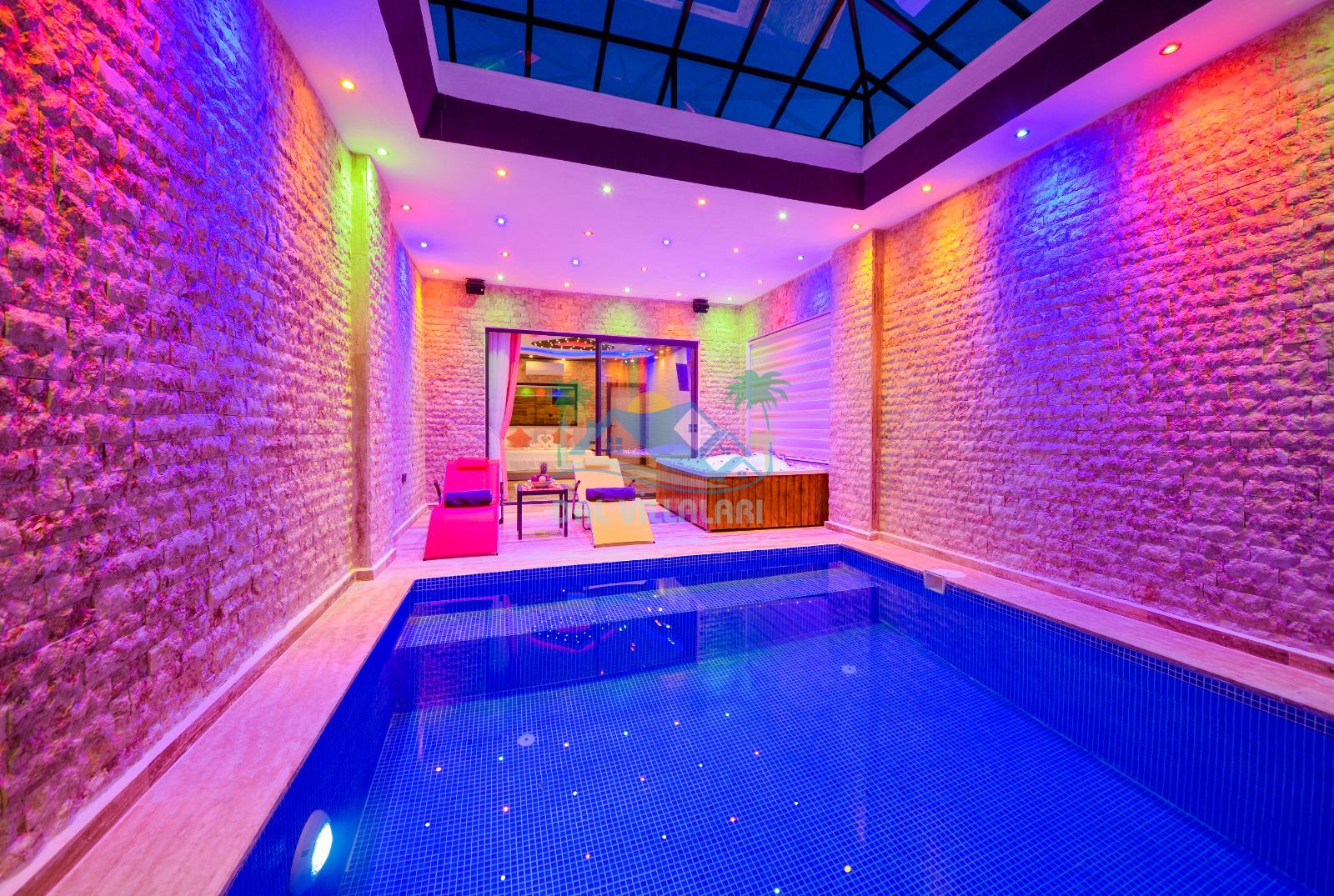 Isıtmalı sıcak havuz