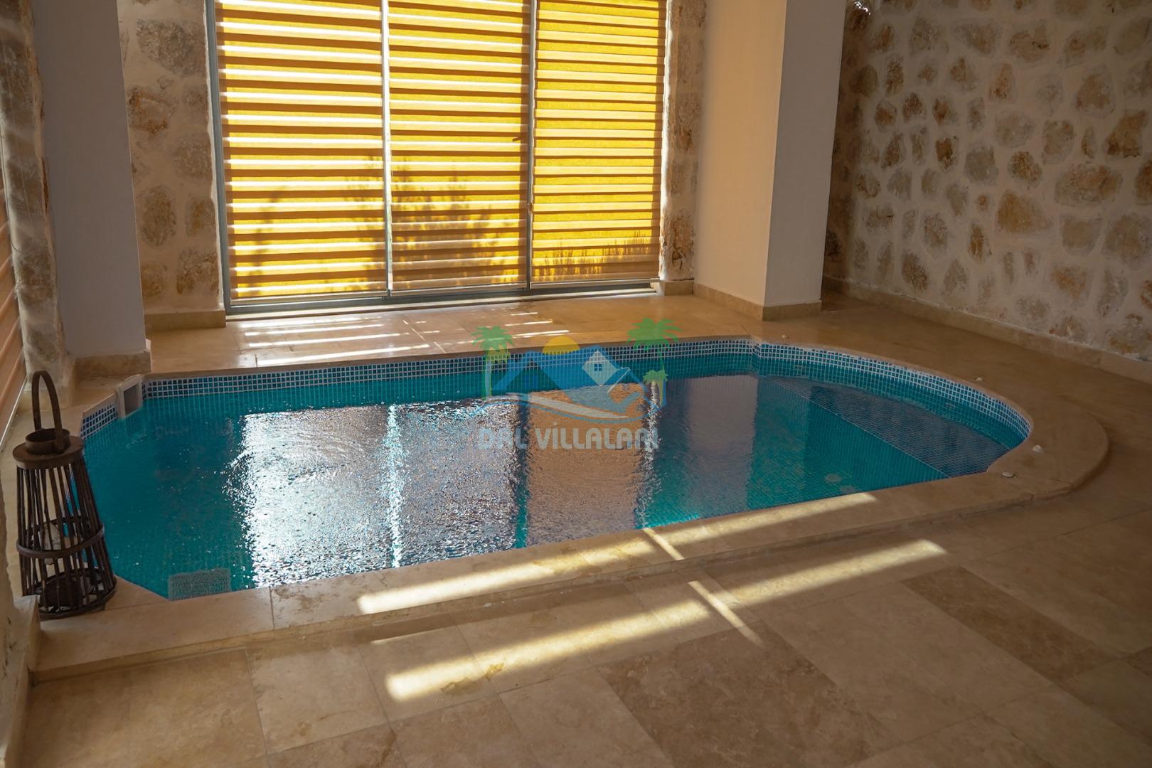 Isıtmalı sıcak havuz