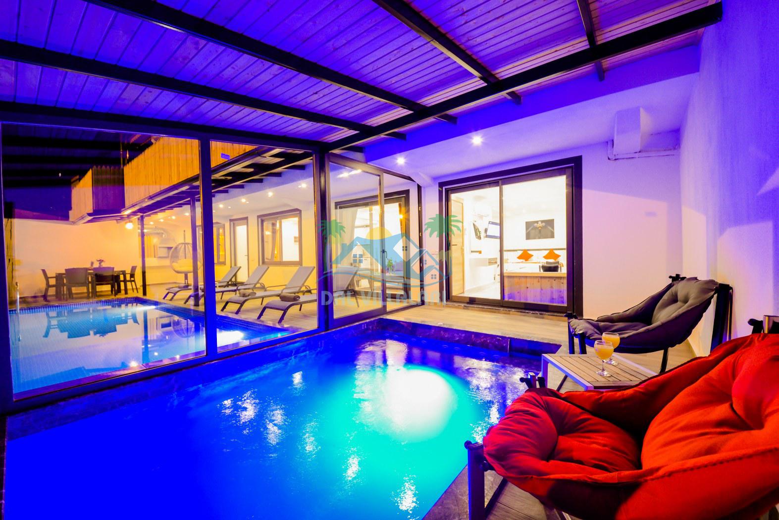 Isıtmalı sıcak havuz