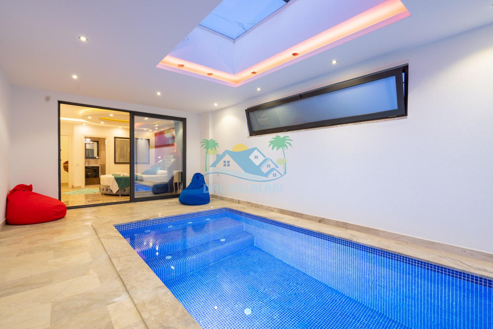 Isıtmalı sıcak havuz